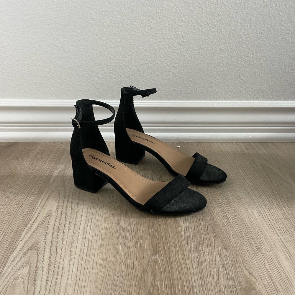 Black ankle strap heeled sandal